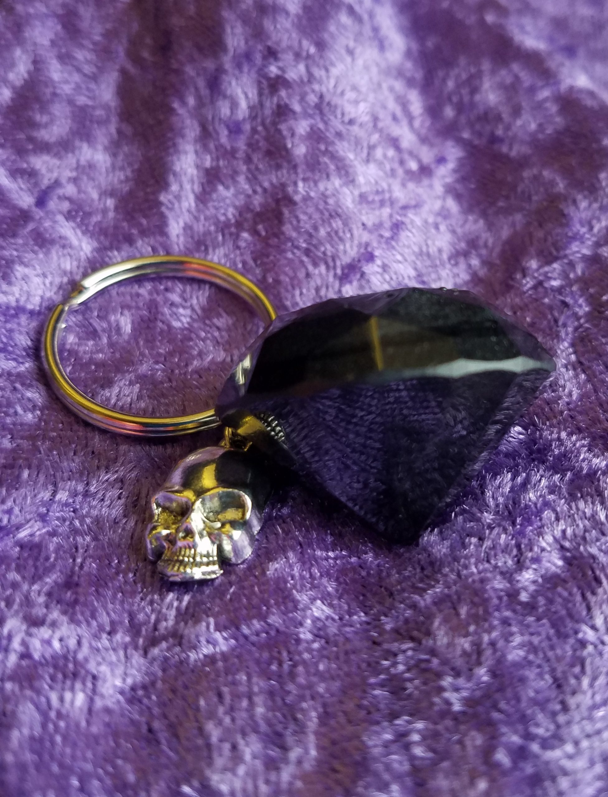 Shimmery Black Epoxy Diamond Keychain With Silver Skull Charm