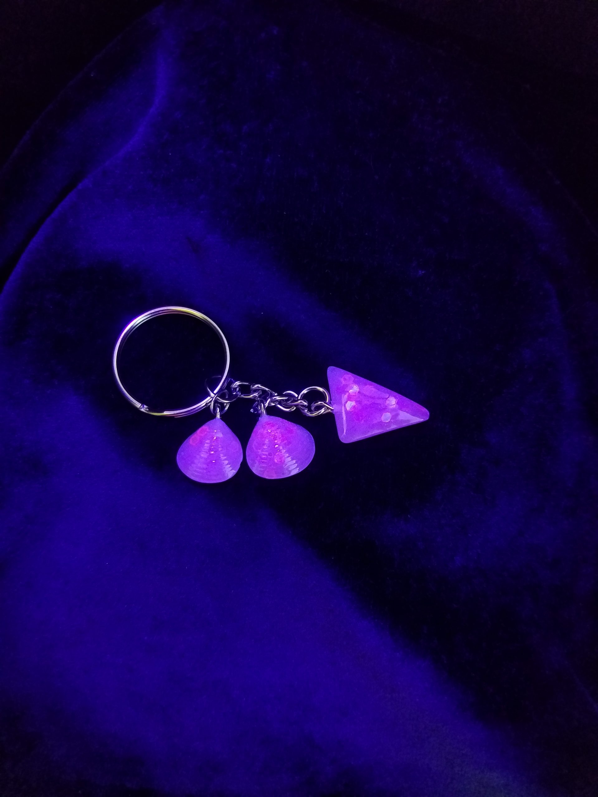 Abstract Pink Glow Triangle & Seashell Keychain